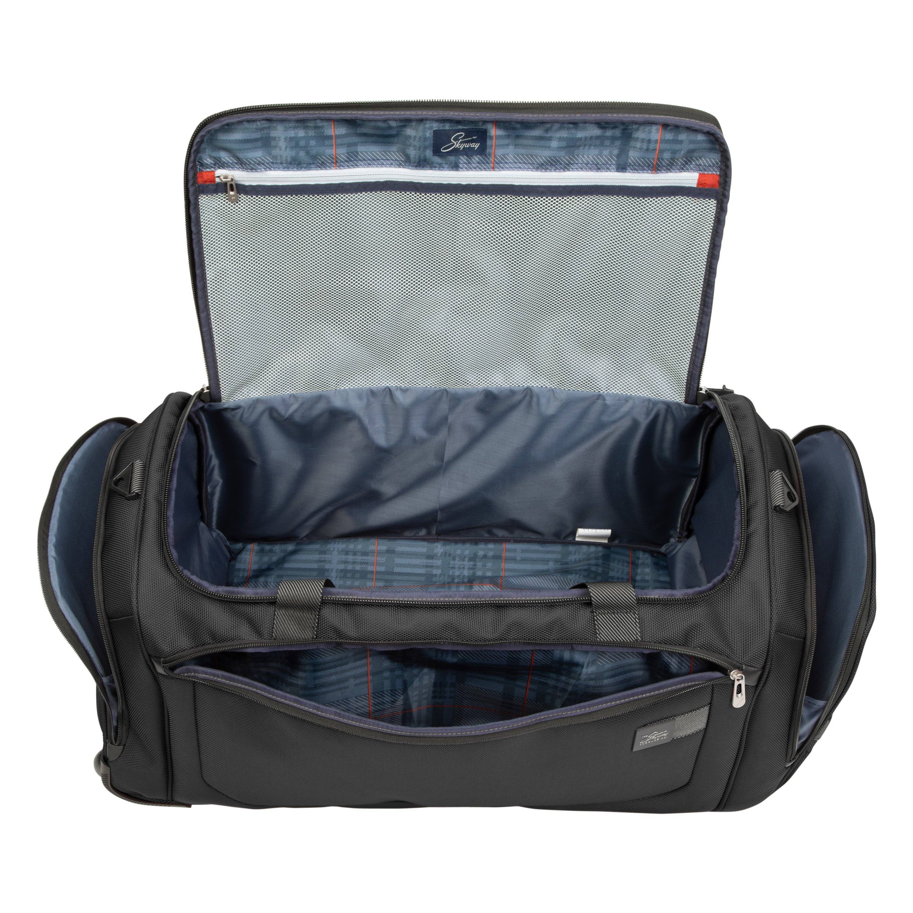 Skyway Luggage Sigma 2 Rolling Garment Bag